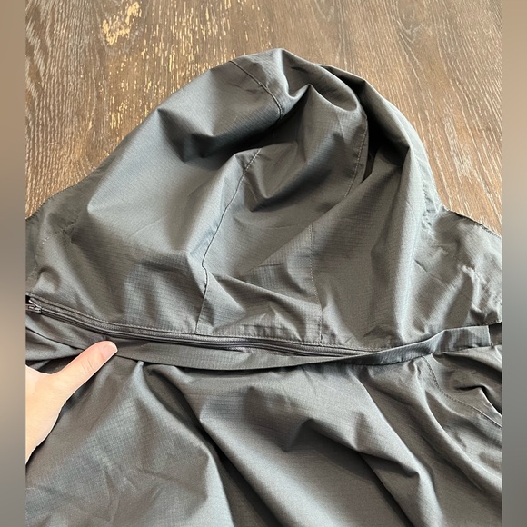 Men’s XL Rain Jacket In Great Condition - Picture 5 of 5